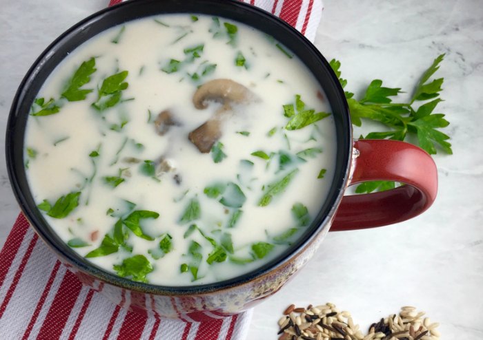 Creamy wild rice & mushroom soup | slow cooker recipe | slow cooker soup